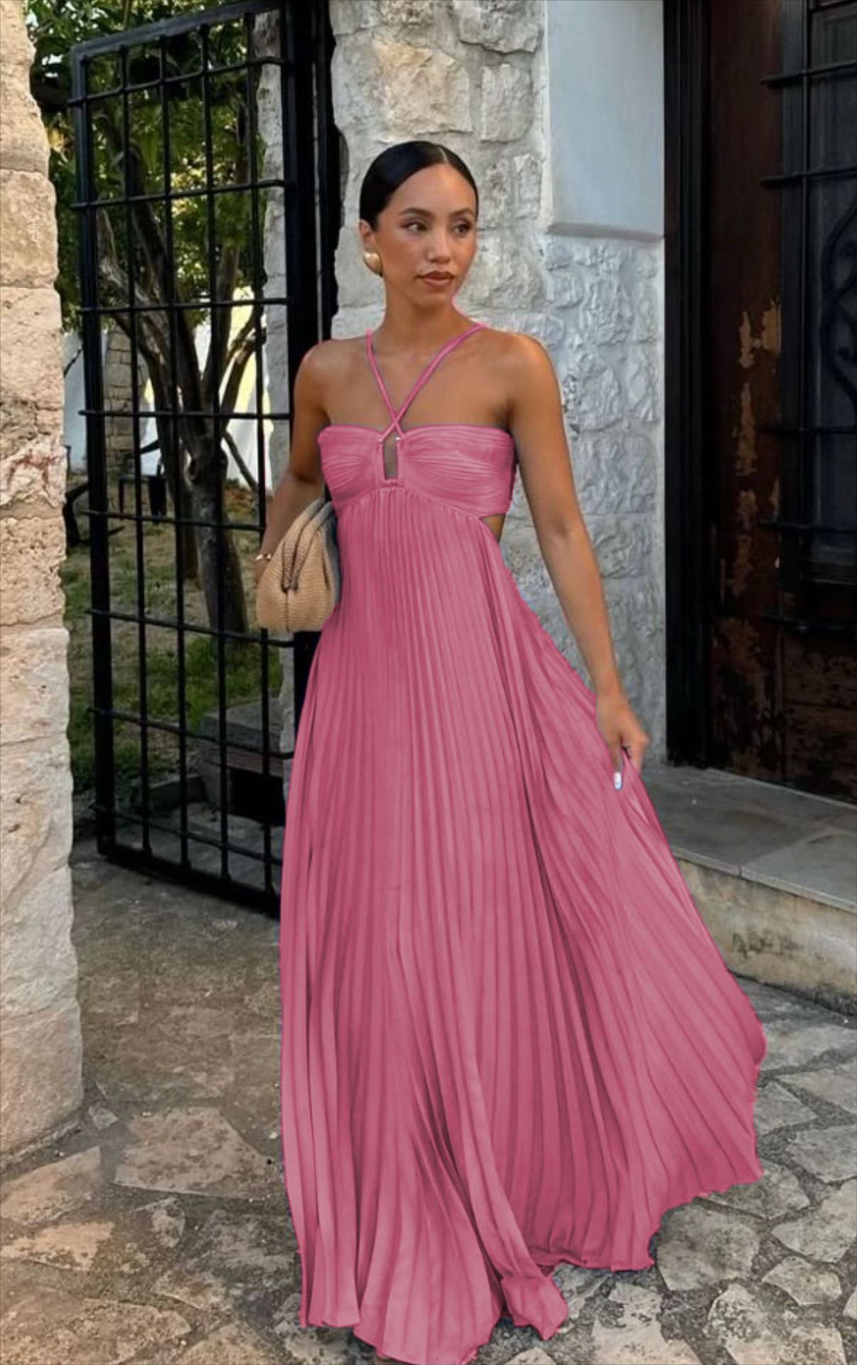 Robe Longue Plissée Sans Manches à Dos Nu – Élégance & Séduction
